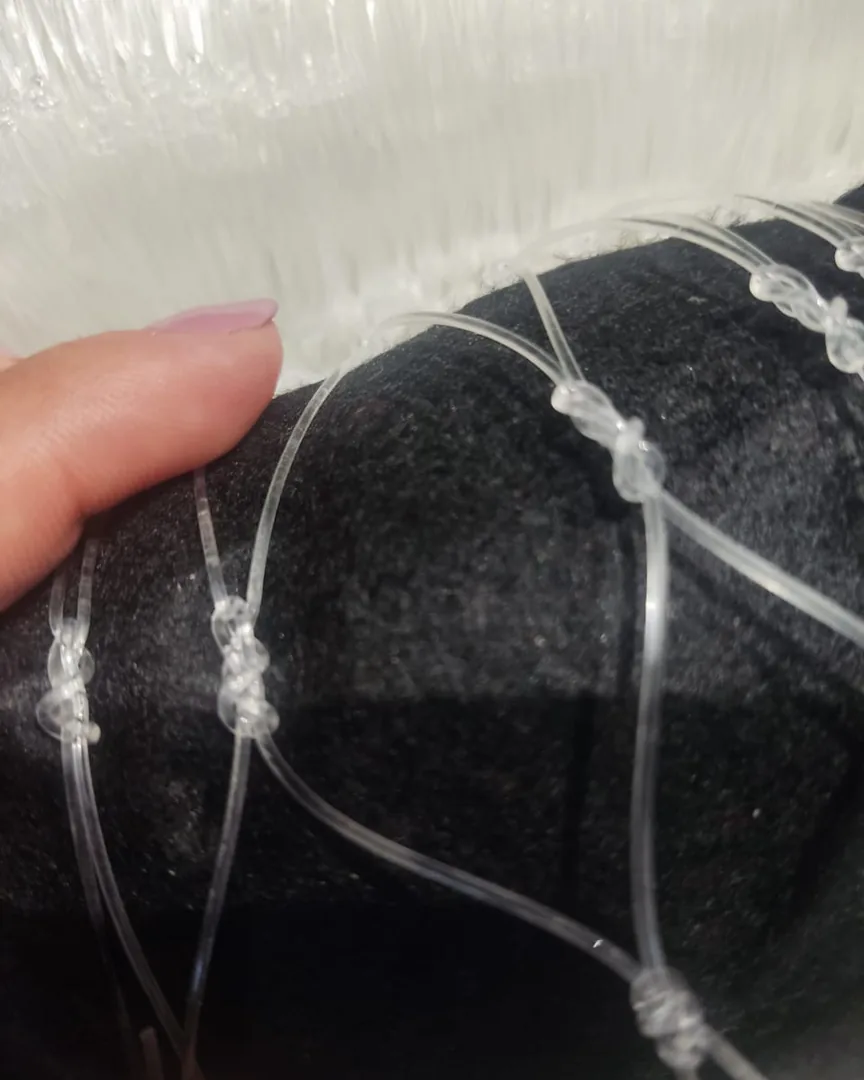 Malla monofilamento de nylon transparente vista de cerca